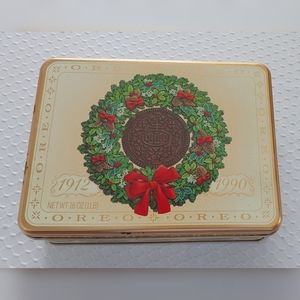 Vintage 1990 OREO Christmas Gold Tin w/ Wreath